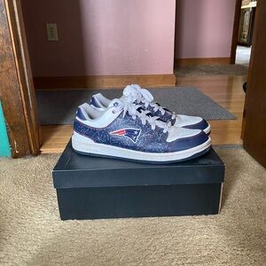 Reebok Patriots Graphic Low-Top Sneakers - Navy, White & Red